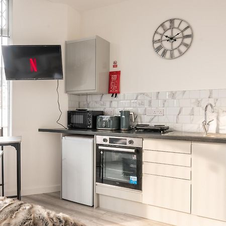 Cosy Cardiff Apartments - Garden Lounge Buitenkant foto