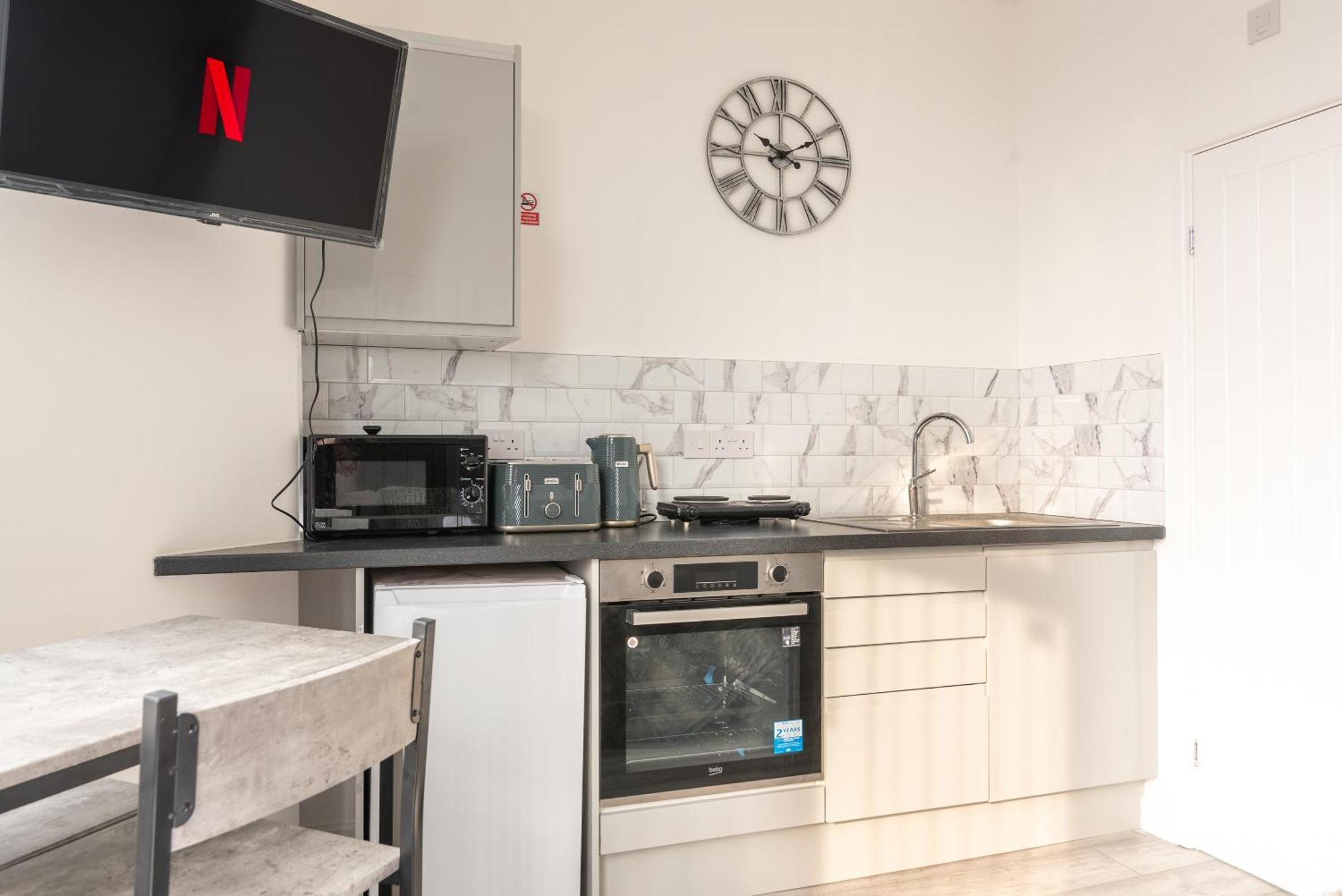 Cosy Cardiff Apartments - Garden Lounge Buitenkant foto