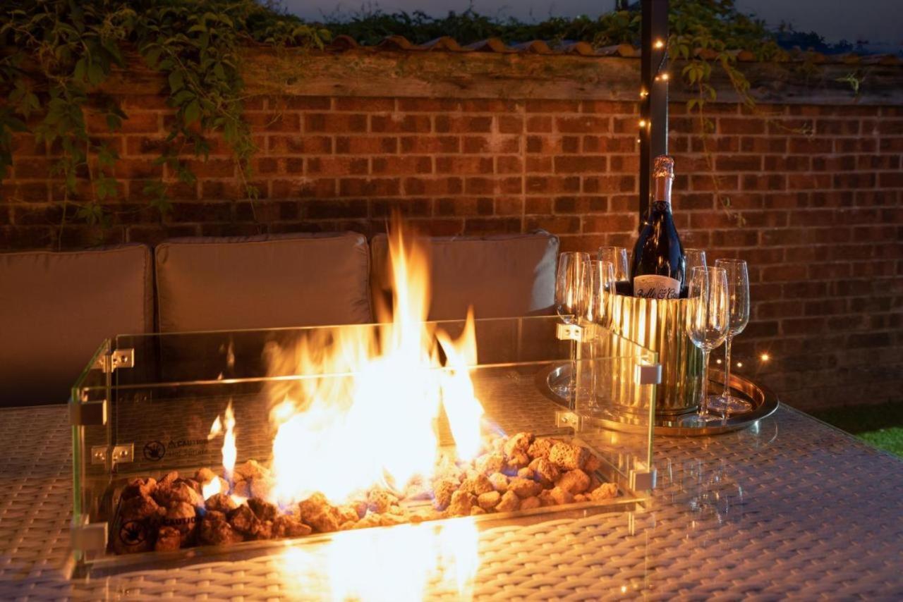 Cosy Cardiff Apartments - Garden Lounge Buitenkant foto
