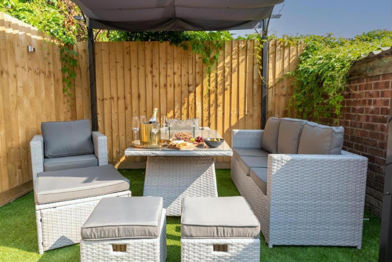 Cosy Cardiff Apartments - Garden Lounge Buitenkant foto